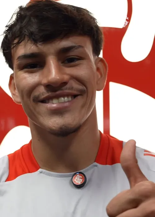 
					Jogador do Internacional é exposto por traição à mulher; saiba quem é
				
				
