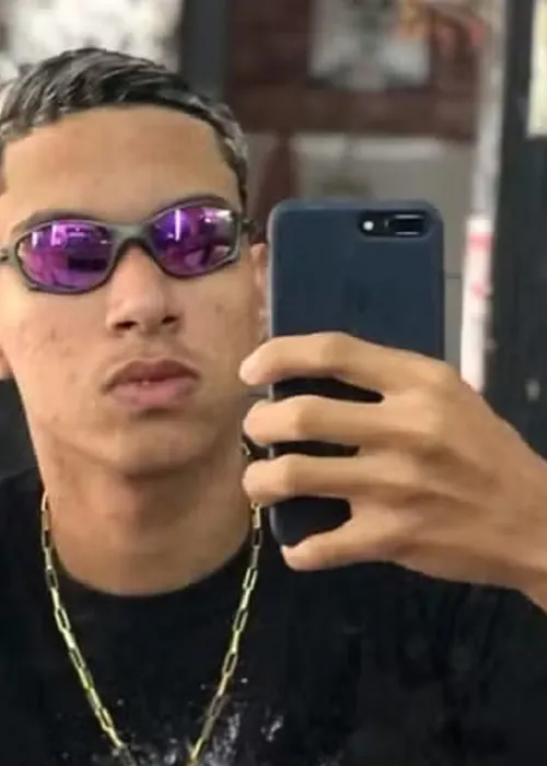 
					Jovem de 19 anos é morto a tiros dentro de loja de açaí em Caraíva
				
				