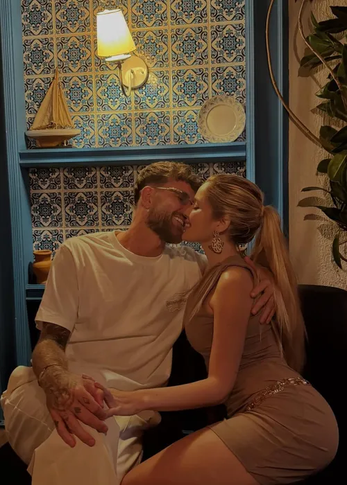 
					Karoline Lima anuncia fim do relacionamento com Léo Pereira
				
				