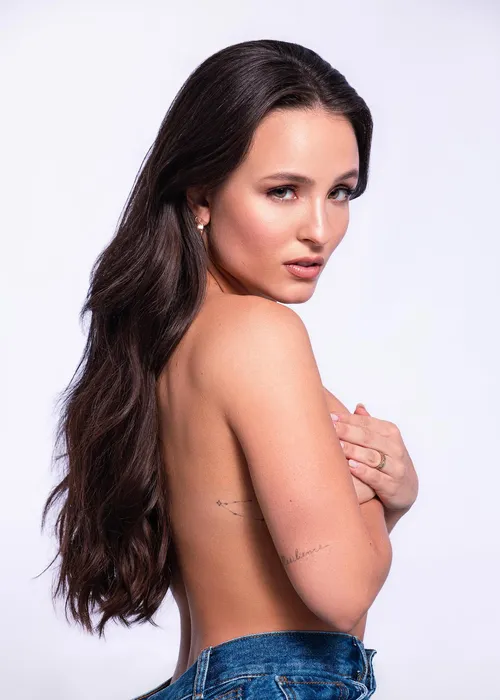 
					Larissa Manoela se manifesta sobre processo contra os pais: 'Grave'
				
				