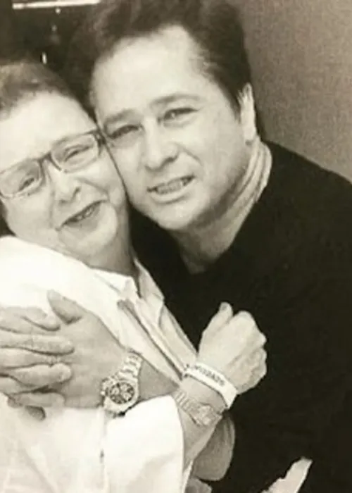 
					Leonardo lamenta morte da assessora Ede Cury em desabafo emocionante
				
				