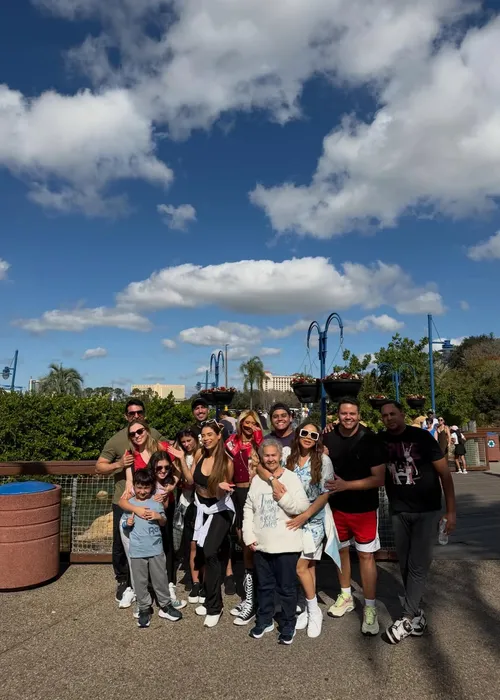 
					Lexa desabafa ao relembrar promessa feita durante parto
				
				