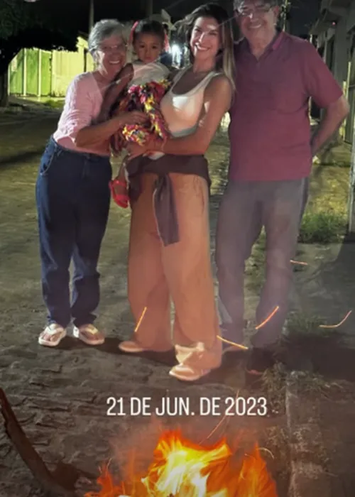 
				
					Lore Improta faz revelação e abre álbum de fotos antigas do São João
				
				