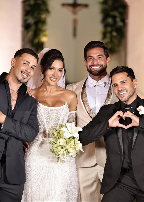 
					Lucas Guimarães surge em foto com Carlinhos Maia e celebra casamento
				
				