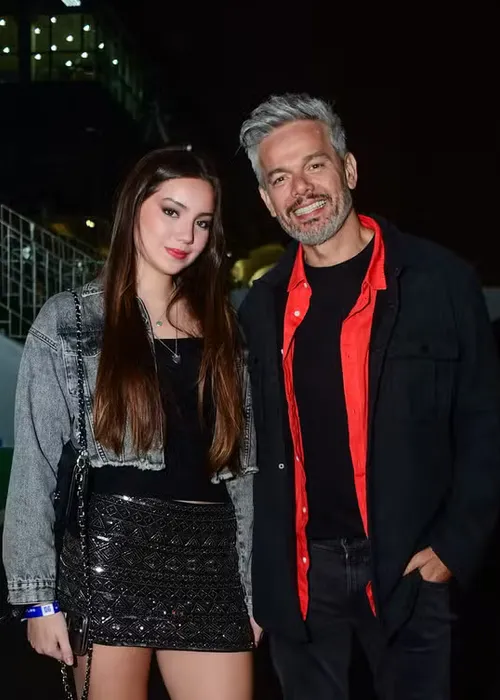 
					Luciano Huck e Angélica roubam a cena com os filhos no The Town; FOTOS
				
				