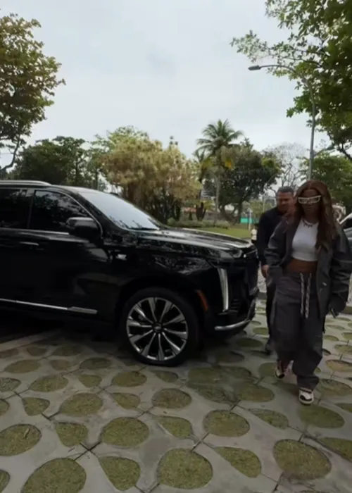 
					Ludmilla é criticada após comprar carro de luxo raríssimo: 'Cafonice'
				
				