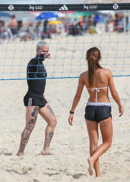 
					MC Daniel surge com Jade Picon em praia do Rio após término; FOTOS
				
				