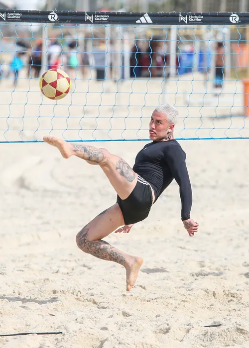 
					MC Daniel surge com Jade Picon em praia do Rio após término; FOTOS
				
				