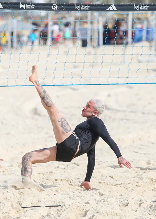 
					MC Daniel surge com Jade Picon em praia do Rio após término; FOTOS
				
				