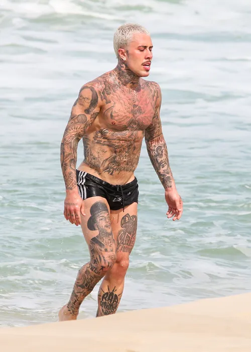 
					MC Daniel surge com Jade Picon em praia do Rio após término; FOTOS
				
				