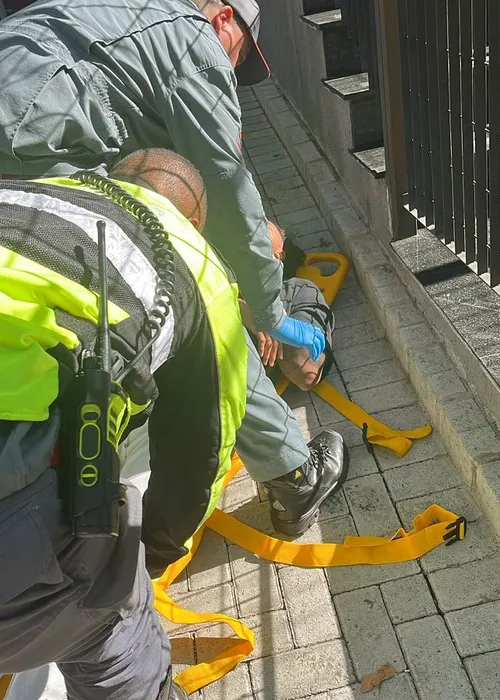 
					MC Livinho é internado na UTI após acidente de moto; VÍDEO
				
				