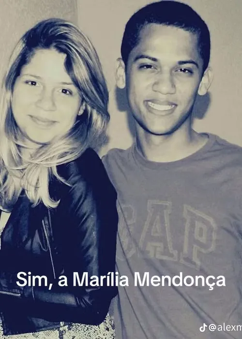 
					Mãe de Marília Mendonça reage após homem expor namoro com a filha
				
				