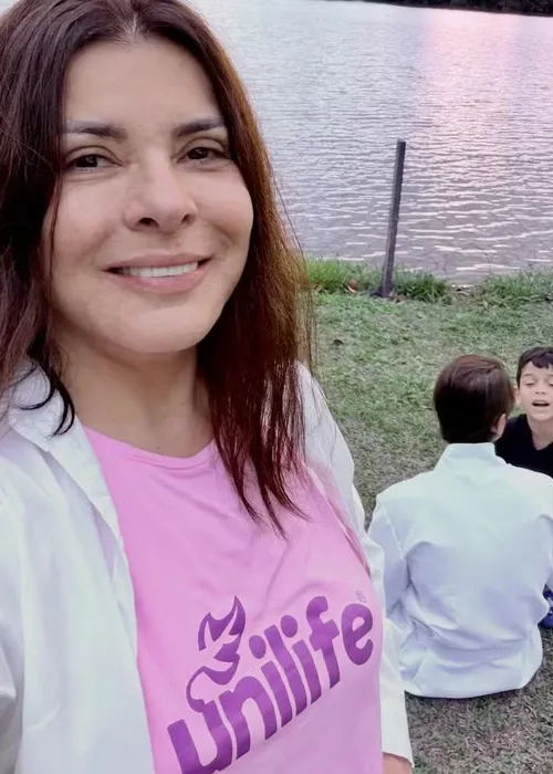 
					Mara Maravilha reata casamento com ator 21 anos mais novo
				
				