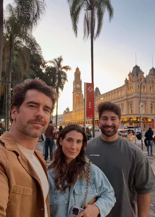 
					Marcos Pitombo assume novo namoro com executivo; saiba quem é
				
				