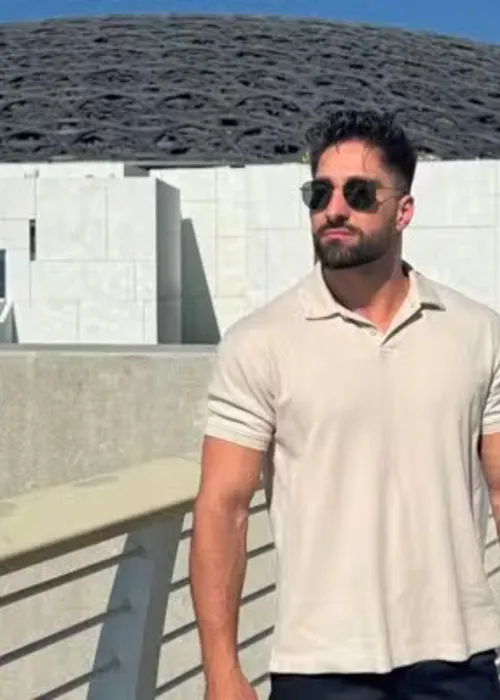 
					Marcos Pitombo assume novo namoro com executivo; saiba quem é
				
				