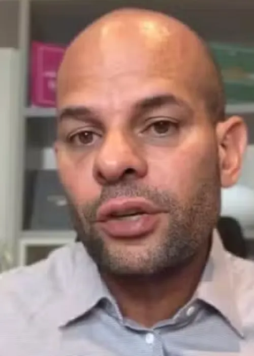 
				
					Médico Gabriel Almeida é punido pelo Conselho de Medicina da Bahia
				
				