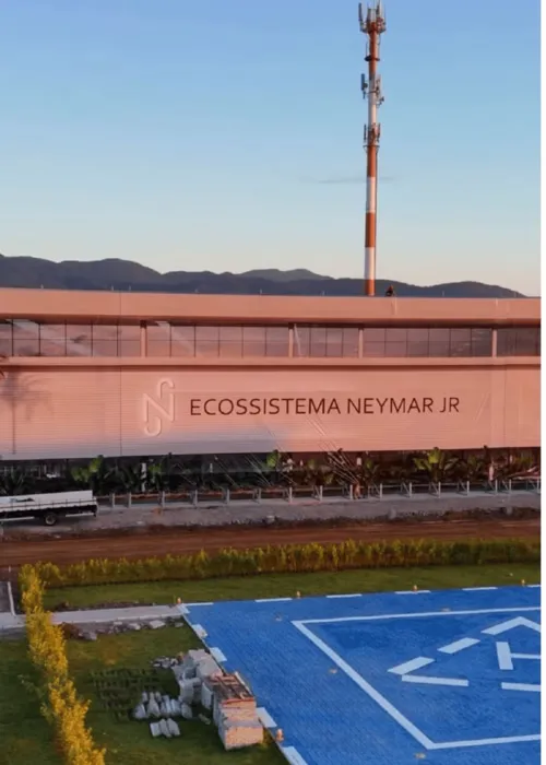 
				
					Neymar faz investimento astronômico em praia de SC após polêmica
				
				