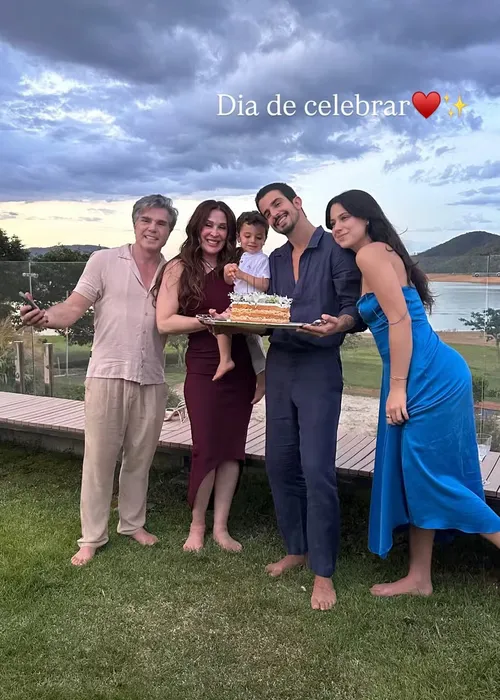 
					Paolla Oliveira faz aparição pública após término com Diogo Nogueira
				
				