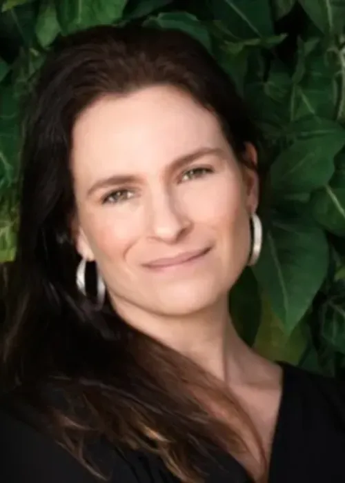 
					Dona Déa chora com Ana Carolina, que faz revelação de Paulo Gustavo
				
				