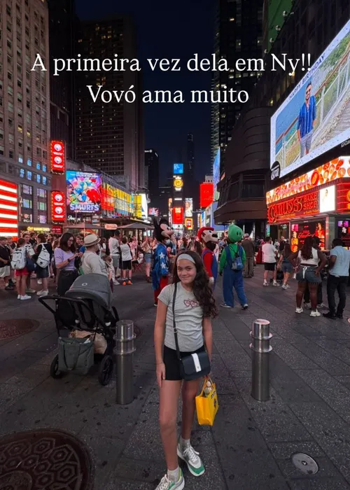 
					Preta Gil recebe visita da neta enquanto enfrenta tratamento nos EUA
				
				