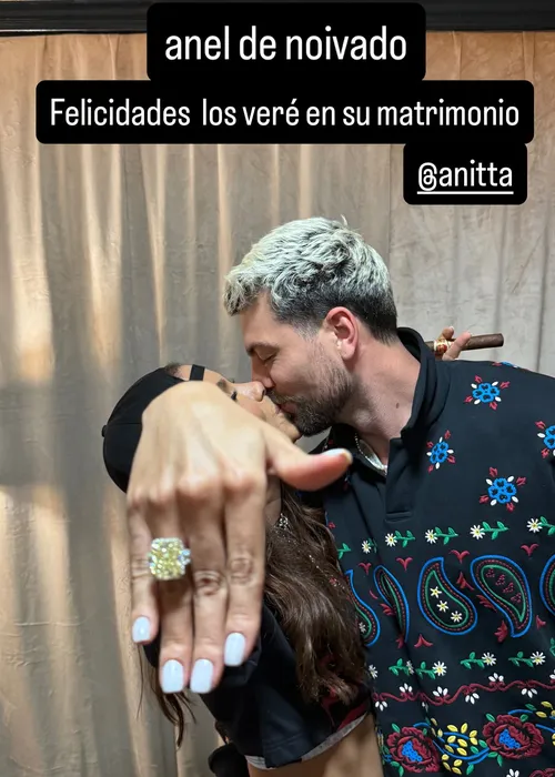 
					Anitta comenta noivado e faz promessa em caso de término
				
				