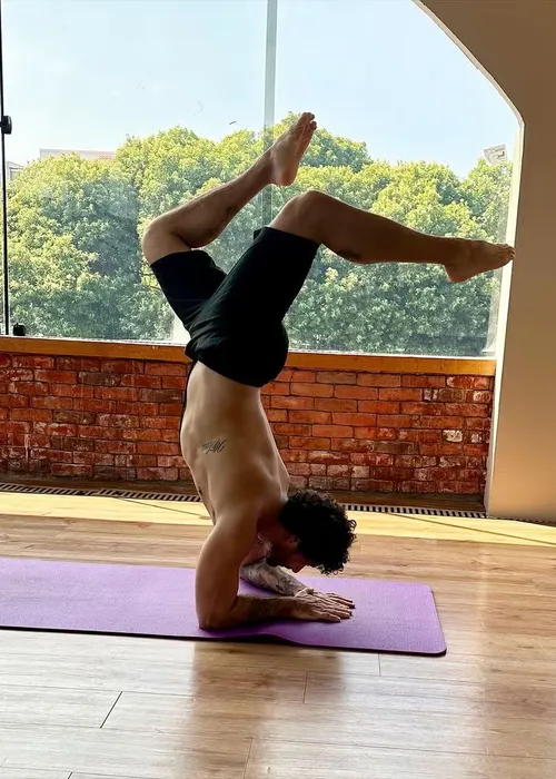 
					Quem é Jesus Luz, ex de Madonna que vende conteúdo adulto
				
				