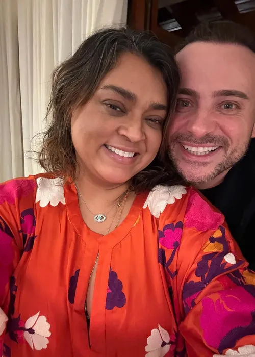 
					Quem é Léo Fuchs, amigo de Gagliasso que deu beijão em Giovanna Ewbank
				
				