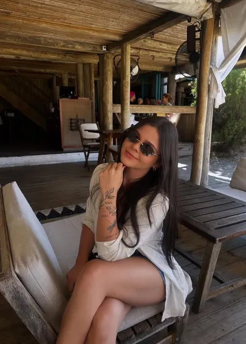   					Poliana Rocha posta vídeo e web aponta indireta para ex-assessora  				  				
