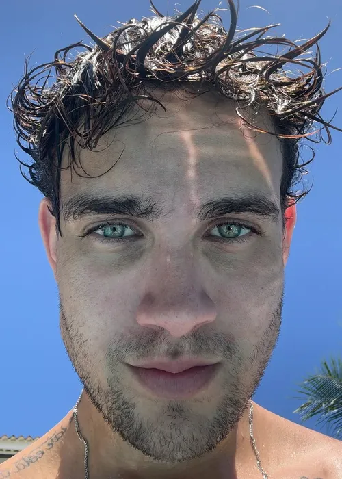 
				
					Quem é Rafa Almeida, filho gato de Solange Almeida que perdeu 75 kg
				
				