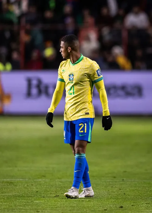 
					Quem é Samuel Lino, do Flamengo, apontado como affair de Nicole Bahls
				
				