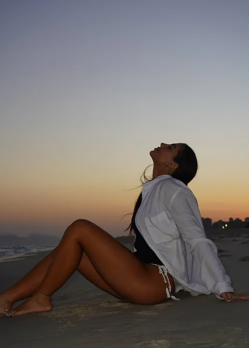 
					Quem são as modelos apontadas como affairs de Vini Jr em foto na praia
				
				