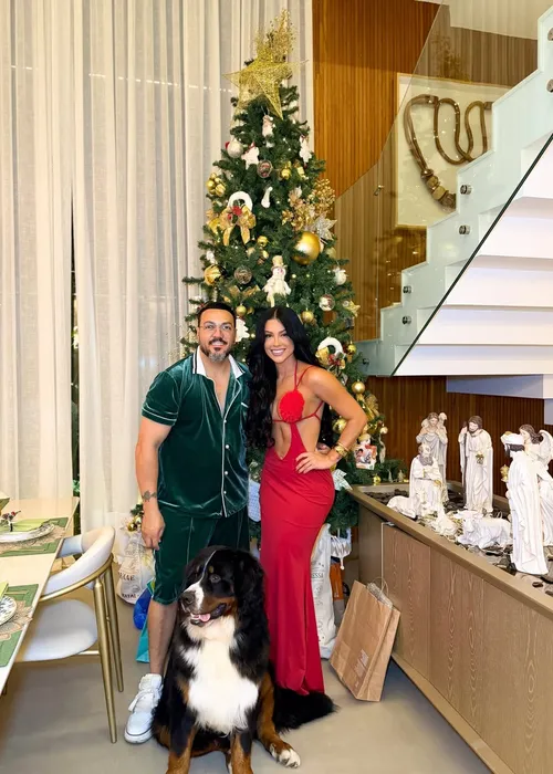 
					Rayane Figliuzzi passa Natal com Belo e detalhe chama atenção
				
				