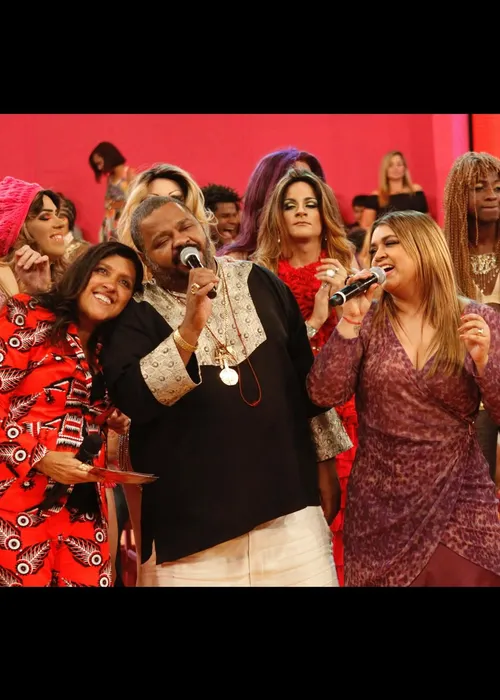 
					Regina Casé resgata o 'Esquenta' e se declara para Arlindo Cruz
				
				