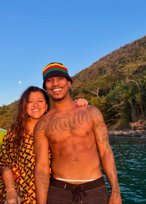 
					Regina Casé se declara para O Kanalha, ex de Preta Gil: 'Batedeira'
				
				