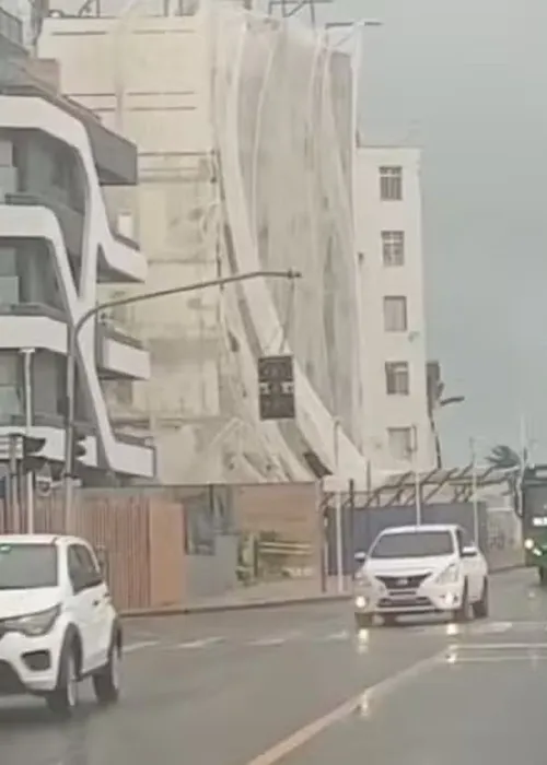 
					Salvador registra em 24 horas o volume de chuva esperado para todo mês
				
				