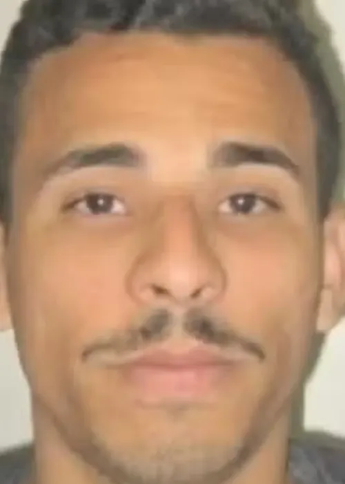 
					Sete pessoas são presas em operação contra tráfico de drogas e arma
				
				