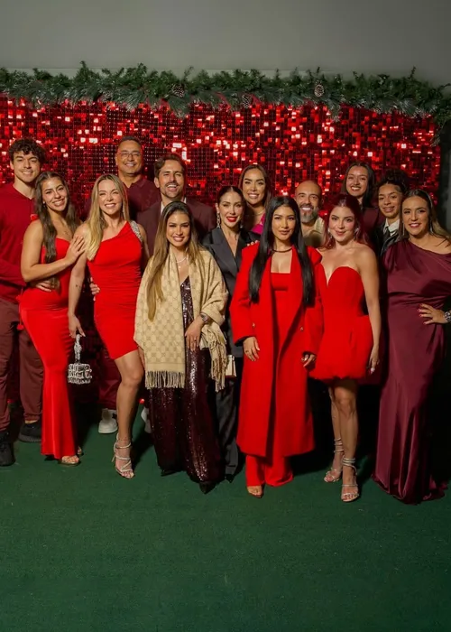 
					Simone e Simaria surgem juntas em clique raro de natal
				
				