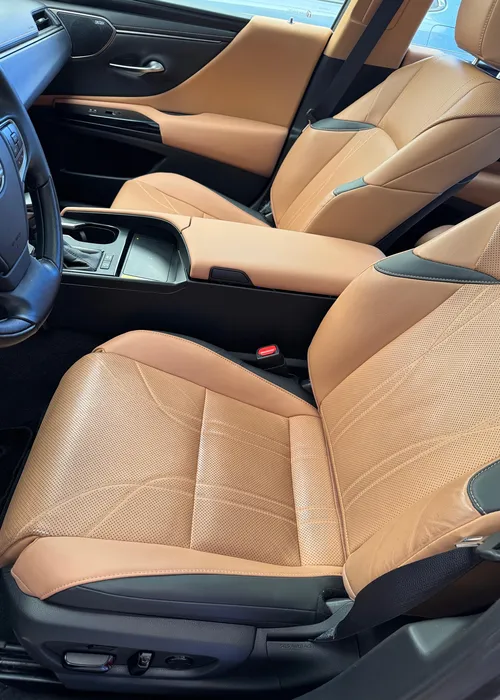 
					Sofisticação, suavidade e tecnologia híbrida: test drive do ES300h
				
				