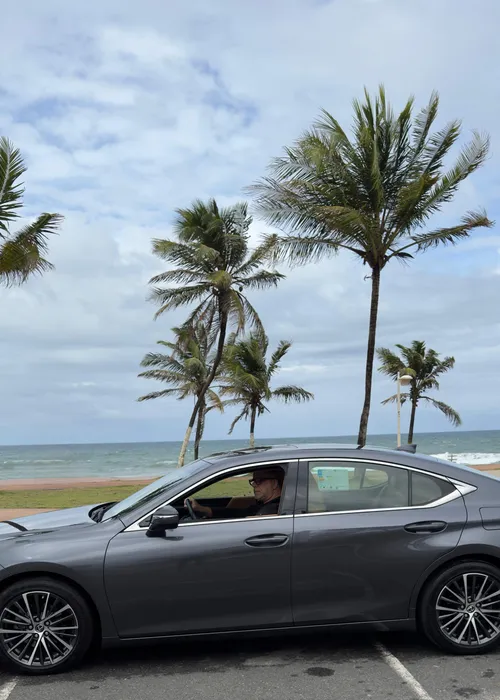 
					Sofisticação, suavidade e tecnologia híbrida: test drive do ES300h
				
				