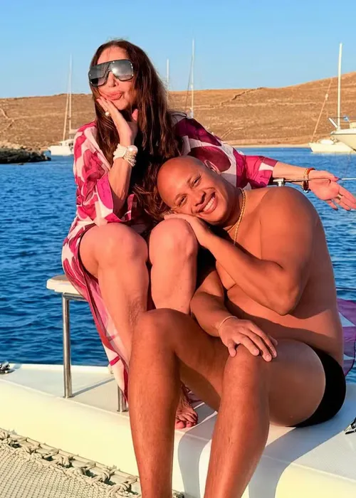 
					Susana Vieira rouba a cena de biquíni aos 83 anos em praia da Grécia
				
				