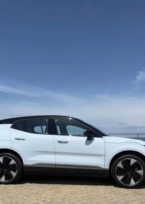 
				
					Tecnologia e desempenho surpreendentes: test drive do Volvo EX30
				
				
