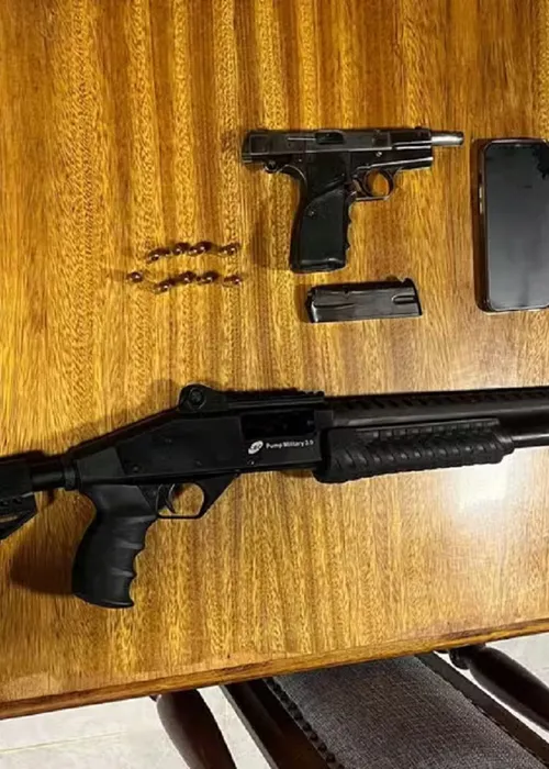 
					Tenente-coronel da PM é preso suspeito de encobrir milícia na Bahia
				
				