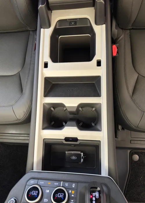 
					Test drive: saiba tudo do SUV Land Rover Defender 110 híbrido
				
				