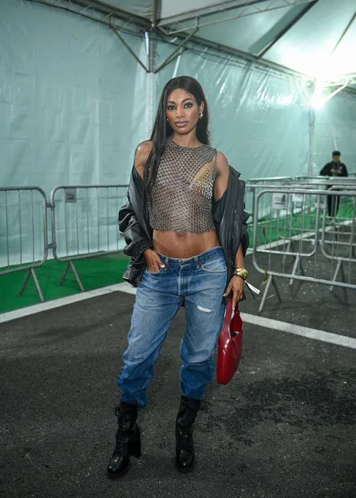 
					The Town: Vitória Strada, Sasha e mais famosas ousam em looks
				
				