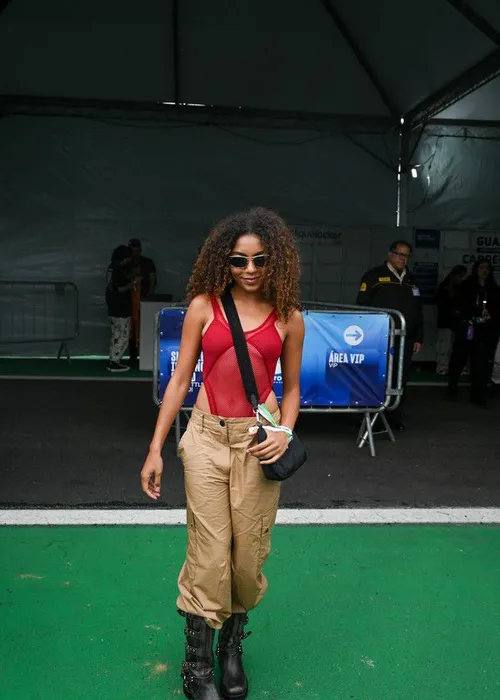 
					The Town: Vitória Strada, Sasha e mais famosas ousam em looks
				
				