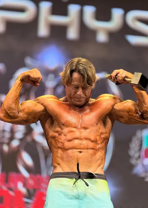 
					Theo Becker vira fisiculturista e ganha R$ 100; antes e depois choca
				
				