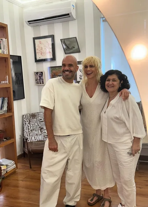 
					Tia Celina em Vale Tudo, Malu Galli muda visual e surge irreconhecível
				
				