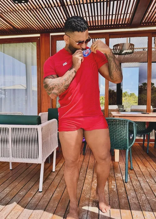 
					Scheila Carvalho radicaliza e surpreende Tony Salles com novo visual
				
				