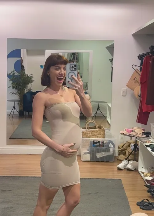 
					'Vale Tudo': Alice Wegmann entrega destino de Solange na trama
				
				