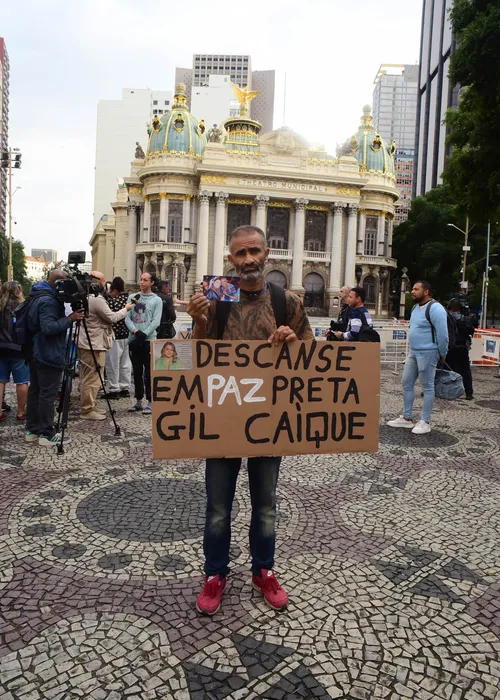 
					Velório de Preta Gil: amigos e familiares se despedem da cantora; veja
				
				